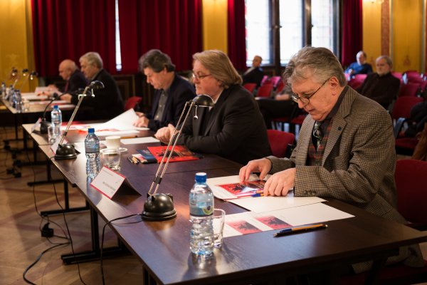 jury konkursu na swoich stanowiskach