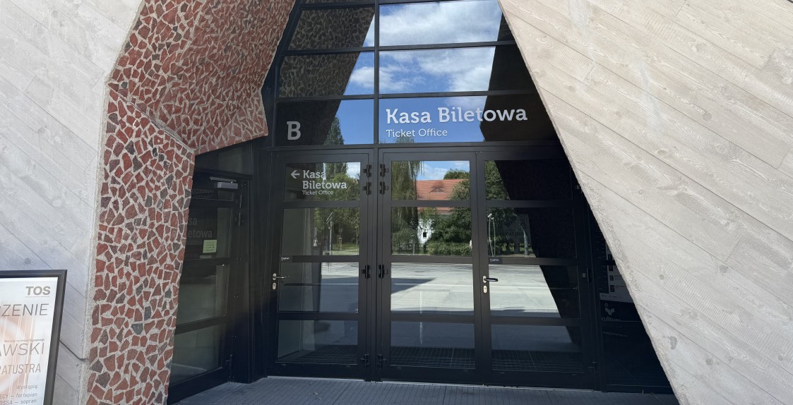 widok na wejście do Kasy Biletowej CKK Jordanki