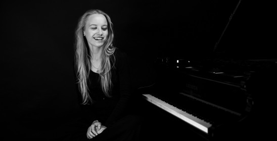 czarno białe zdjęcie kobiety