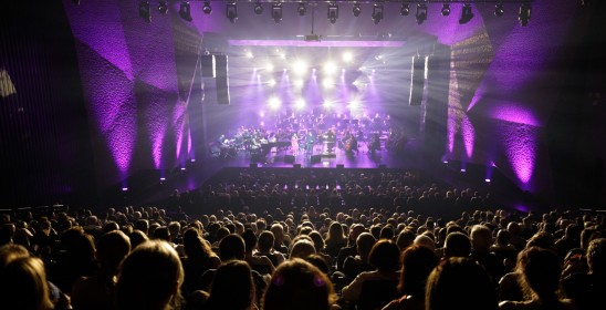 orkiestra na scenie