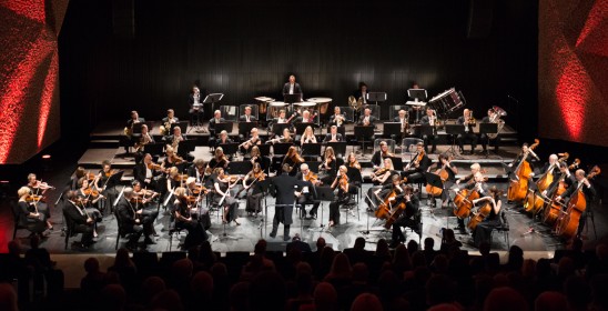 orkiestra na scenie