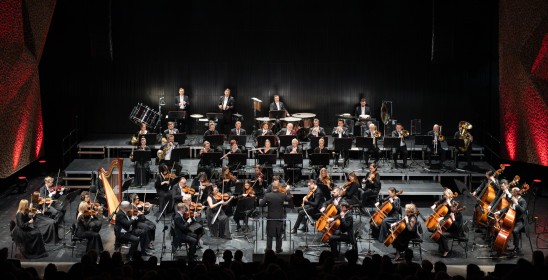 orkiestra na scenie