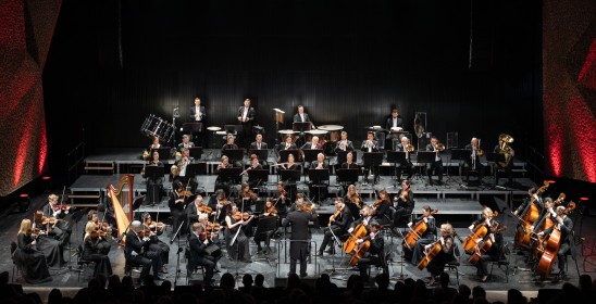 orkiestra na scenie