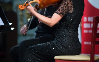 woman playing violin