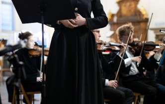 śpiewająca kobieta