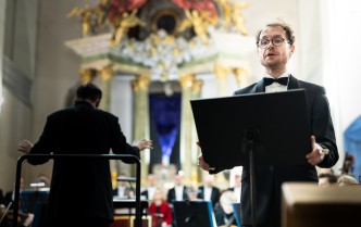 śpiewający mężczyzna