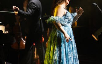 śpiewająca kobieta