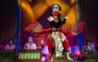 tancerz w przebraniu