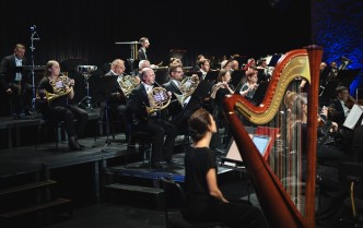 osoby grające na instrumentach dętych