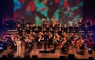 orkiestra na scenie