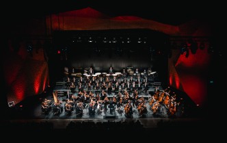 orkiestra na scenie