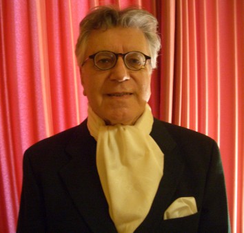 elegancko ubrany mężczyzna