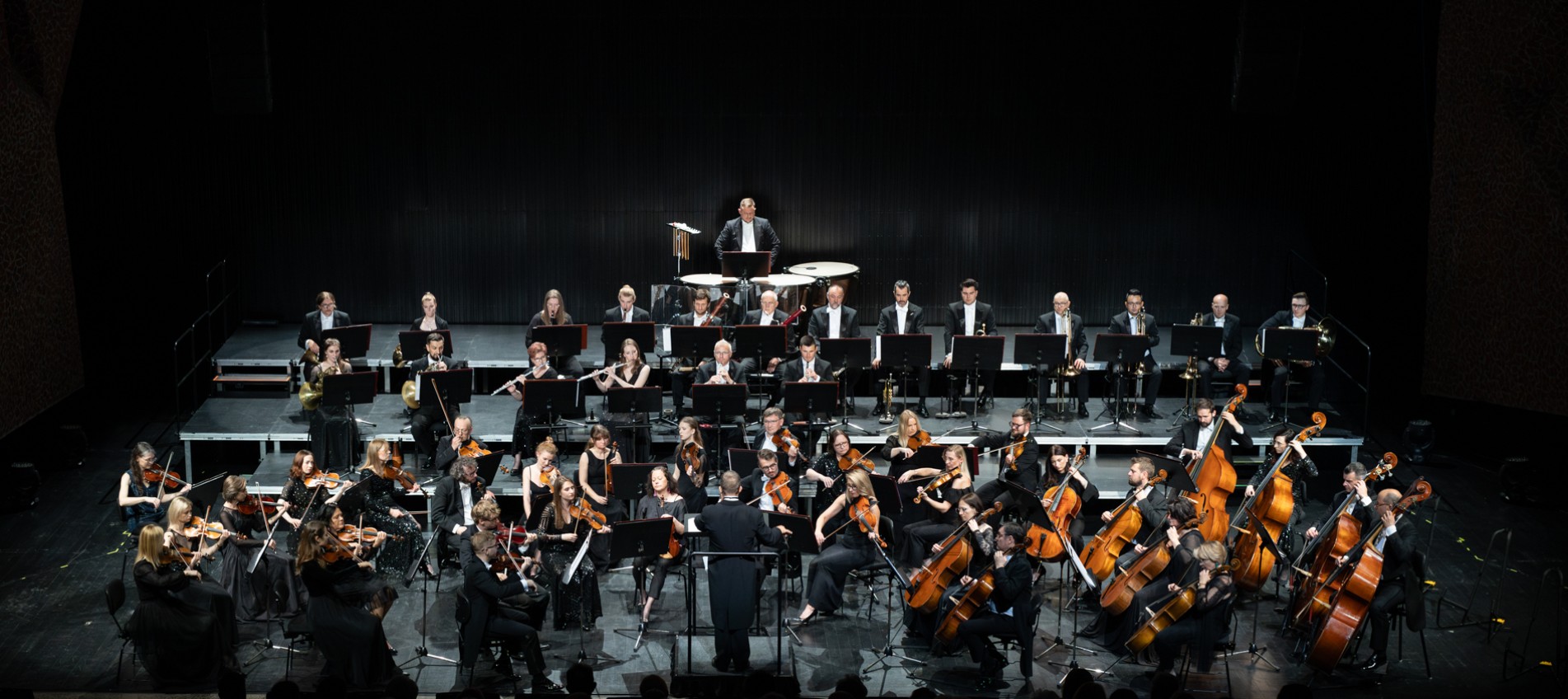 orkiestra na scenie