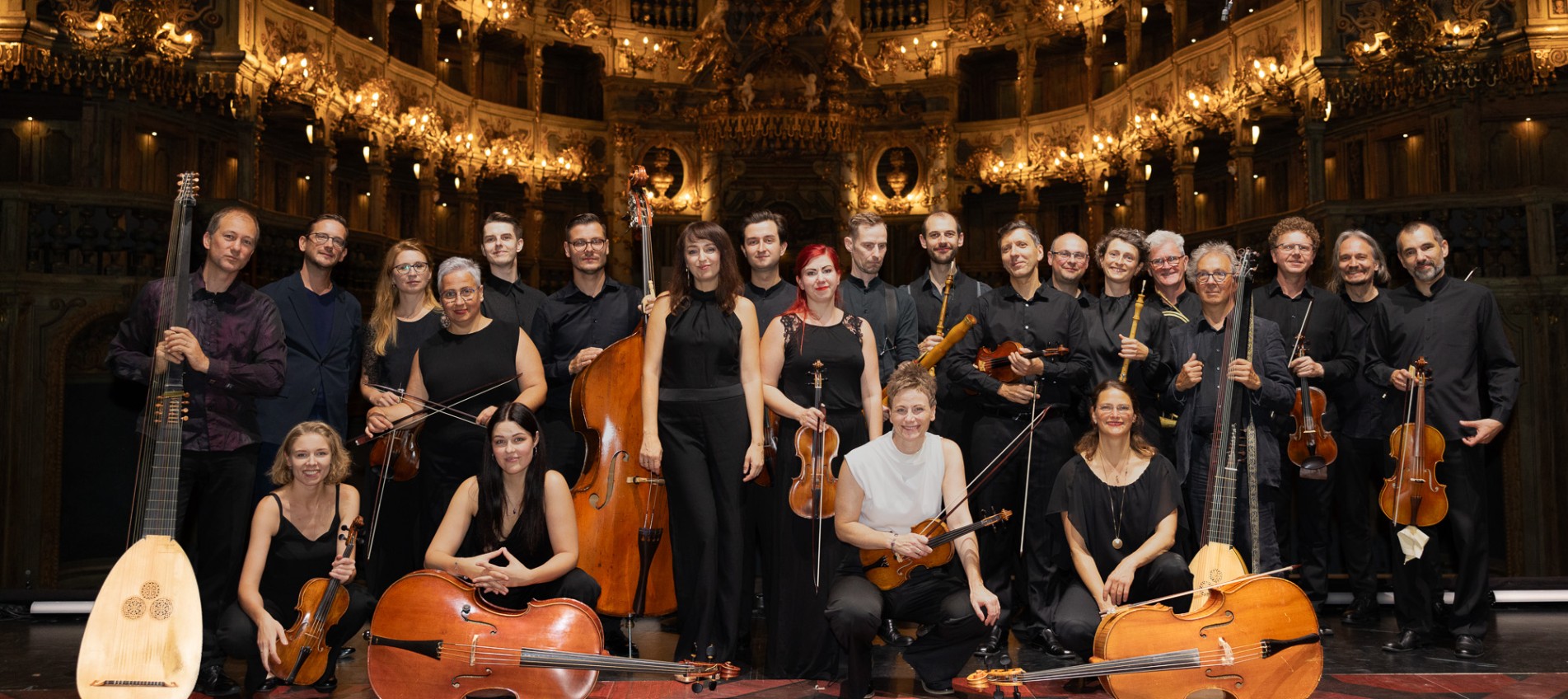 orkiestra na scenie