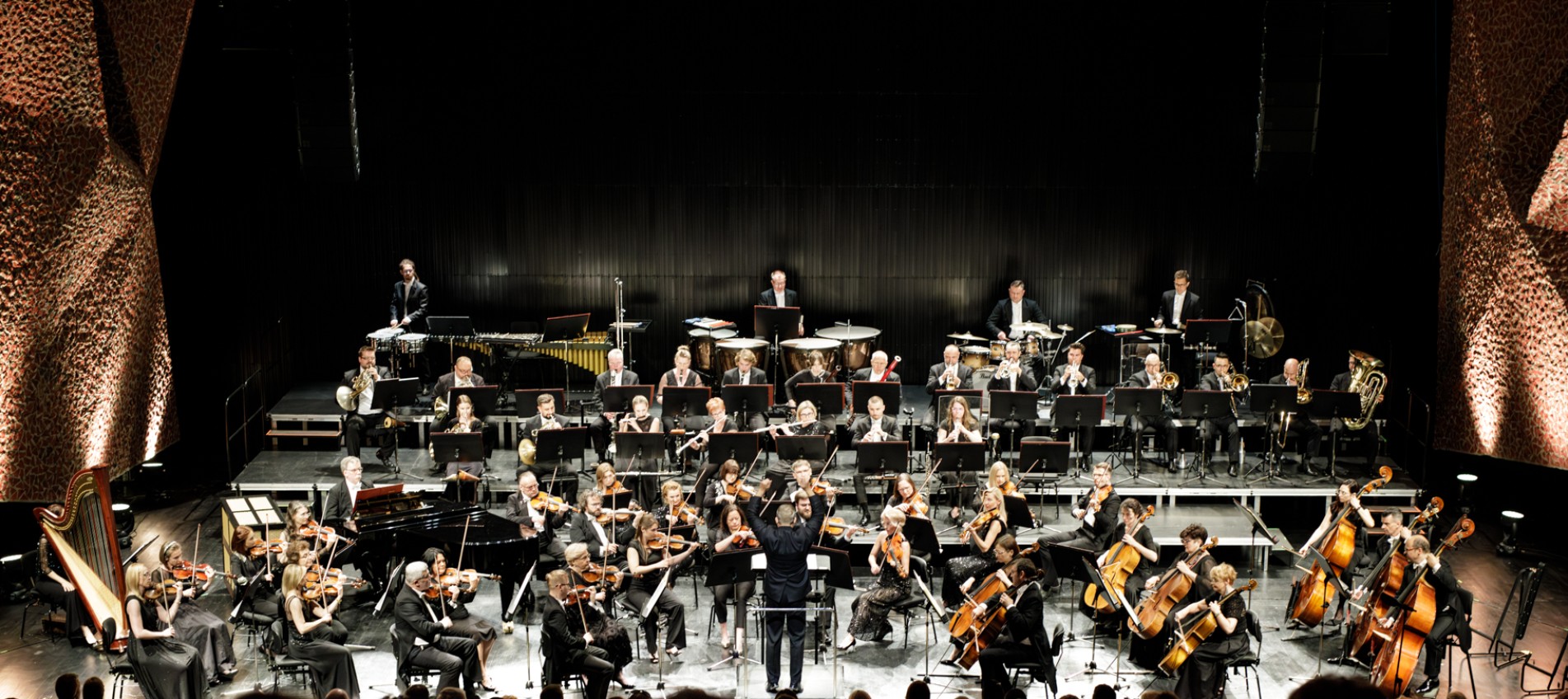 orkiestra na scenie