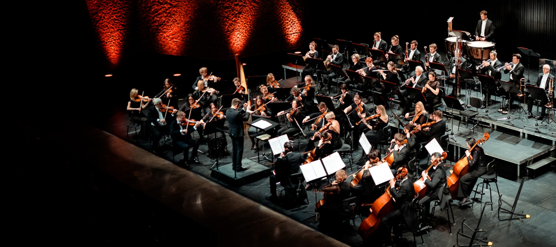orkiestra na scenie