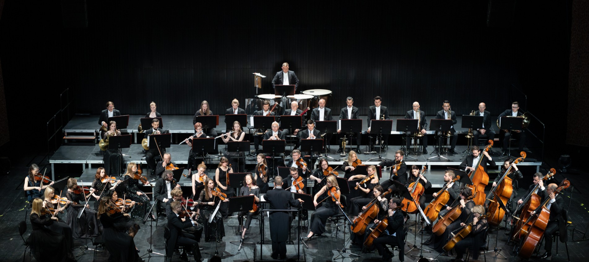 orkiestra na scenie