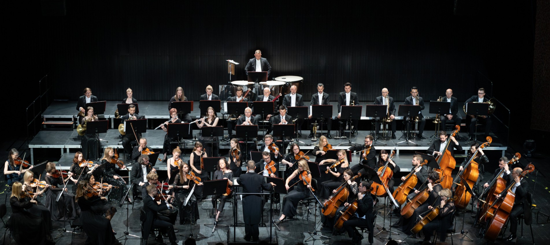 orkiestra na scenie