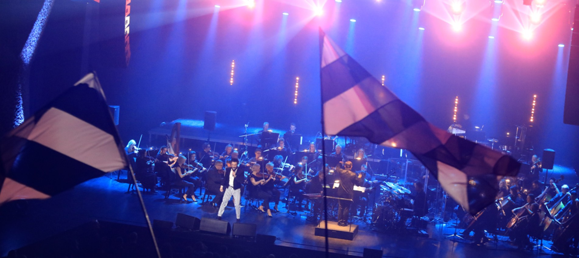 orkiestra na scenie