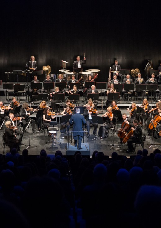 orkiestra na scenie