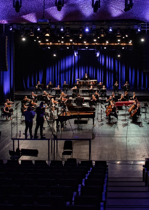 orkiestra na scenie