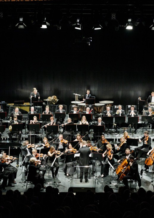 orkiestra na scenie