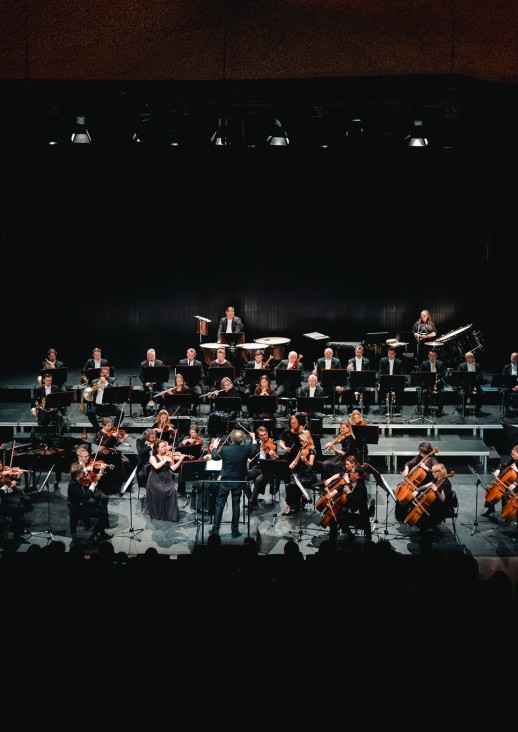 orkiestra na scenie