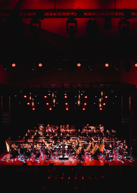 orkiestra na scenie