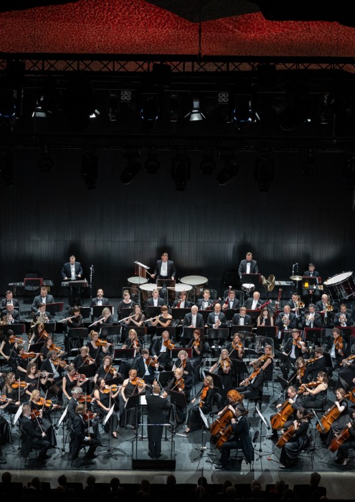 orkiestra na scenie
