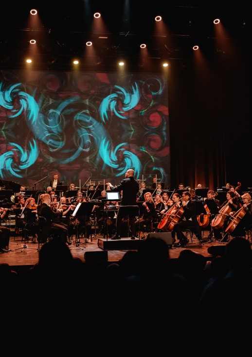 orkiestra na scenie