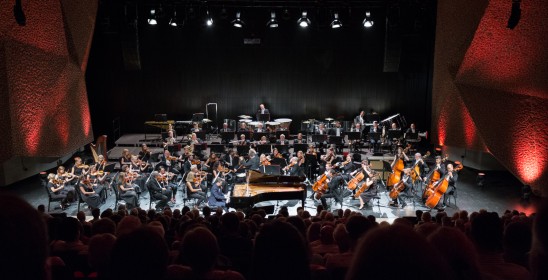 orkiestra na scenie