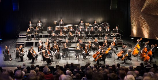 orkiestra na scenie