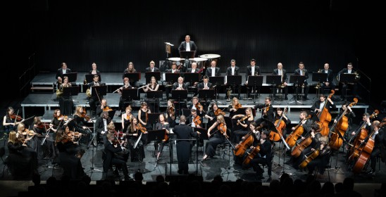 orkiestra na scenie